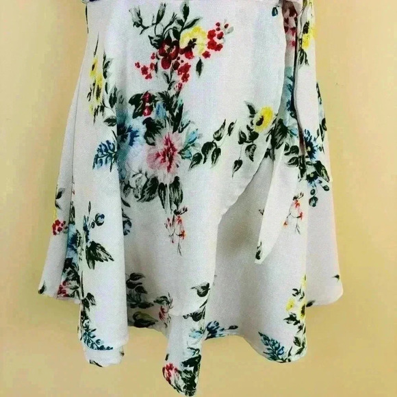 Altar’d State White Floral Plunge Neck Spaghetti Strap Tie Mini Dress Size L - Picture 8 of 16